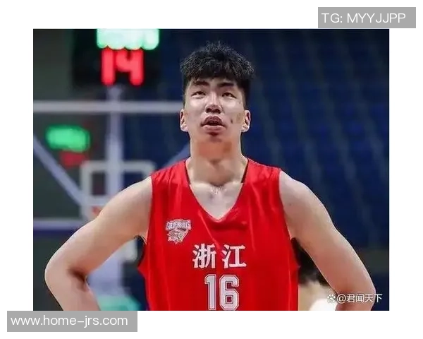 余嘉豪：从青涩少年到篮球场上的璀璨明星之路探秘