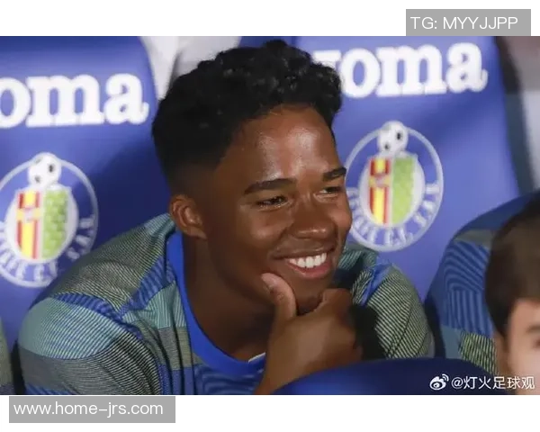 加维引领新时代足球潮流展现年轻球员的无限潜力与激情